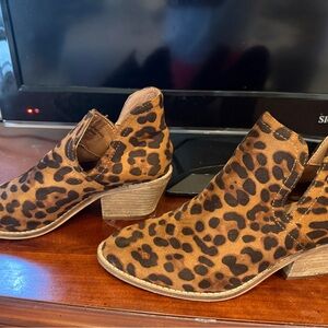 BEAST FASHION Leopard Print Ankle Boots